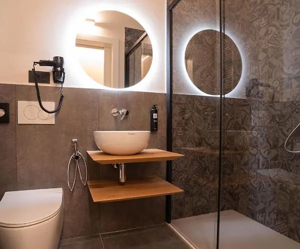 Calcirelli شقة فندقية 2*