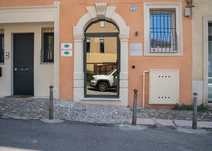 Calcirelli מלון דירות 2*