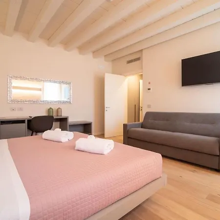 Calcirelli Apartmanhotel 2*